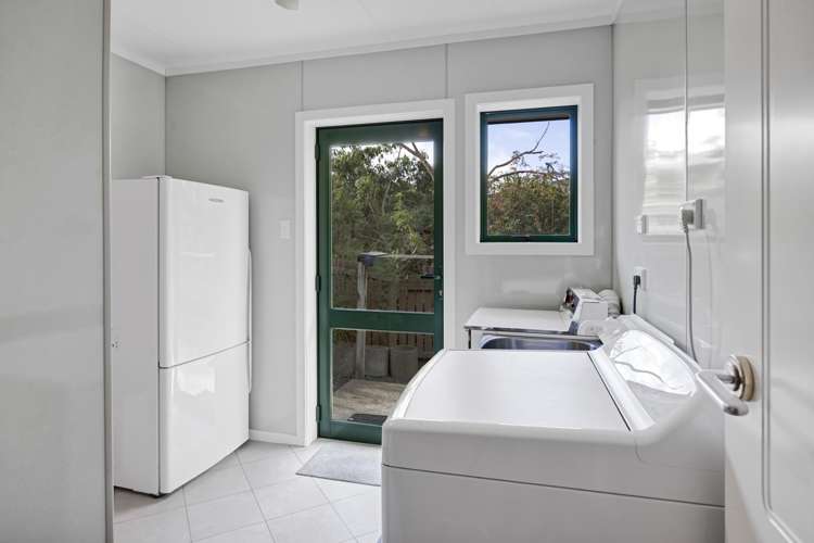60 Pembroke Road East Stratford_32
