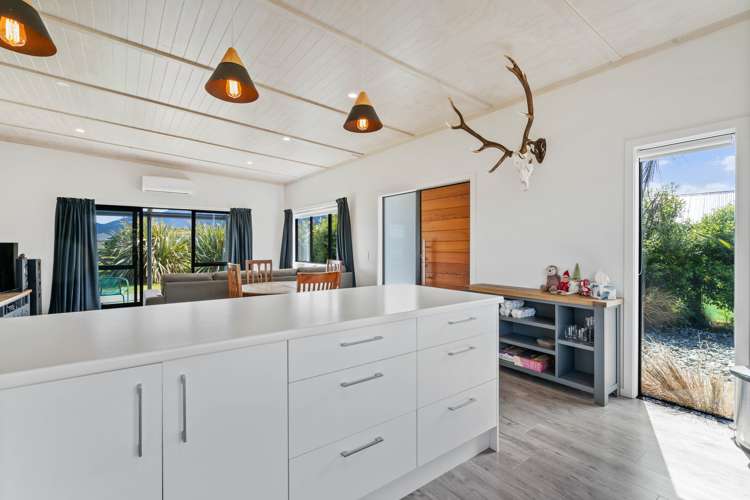 31 Takitimu Avenue Te Anau_12