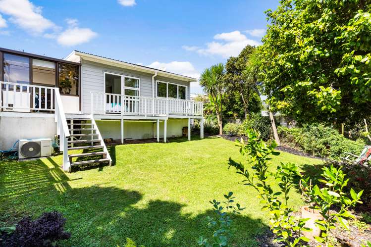 1/10 Cresta Avenue Beach Haven_16