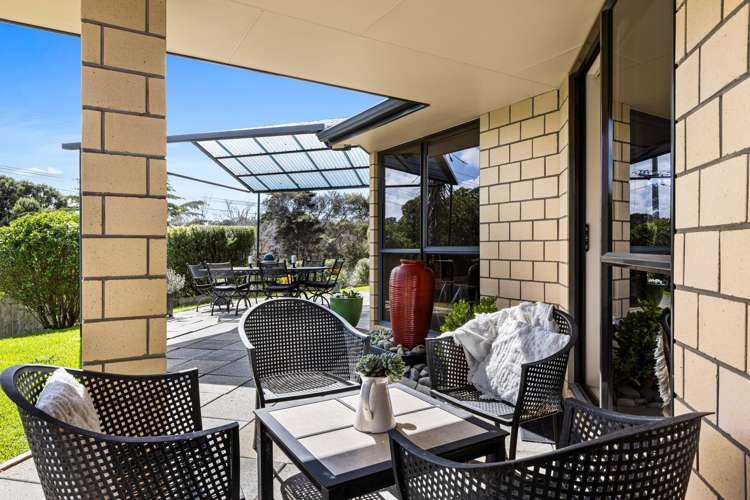 40 Rivervale Grove Stanmore Bay_18