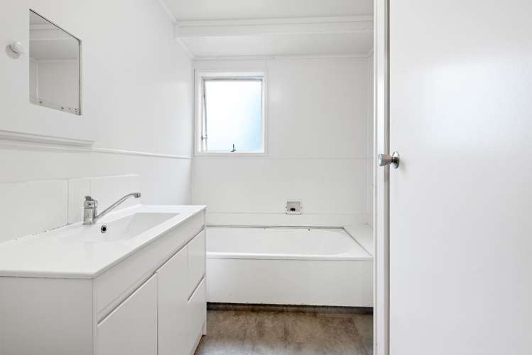 6 Smedley Street Manurewa_16