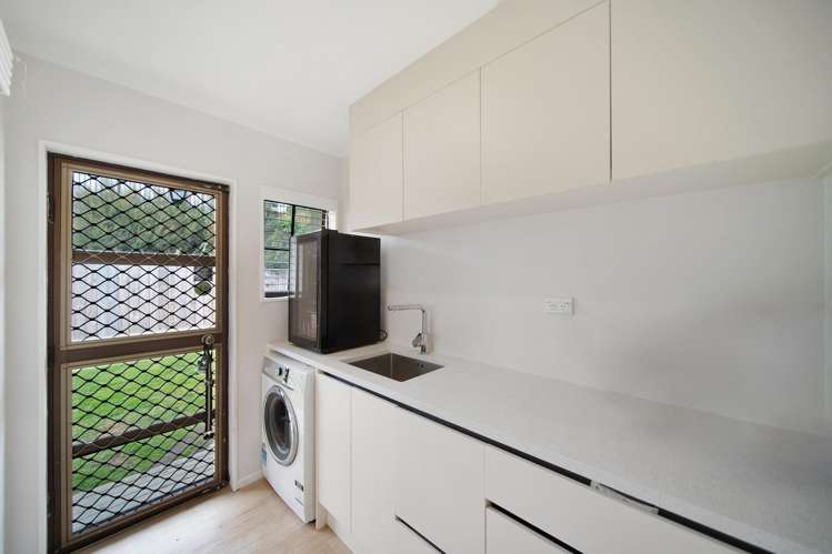 6 Crestlands Place Papakura_13