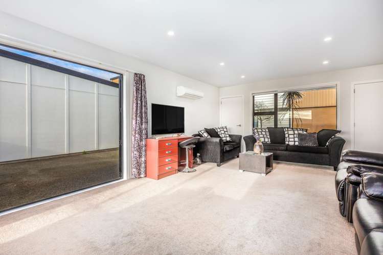 32 Tea Tree Lane Woodridge_8