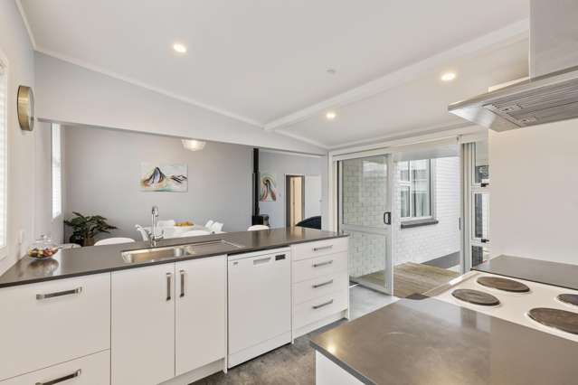 27 Tukapa Street Westown_3