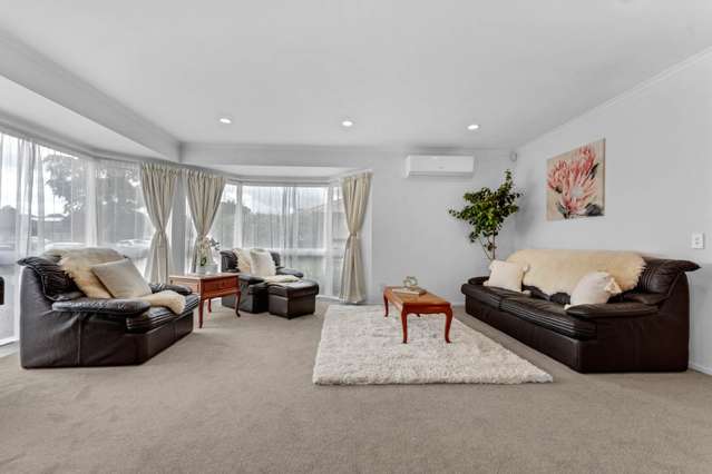 8 Headcorn Place Botany Downs_3