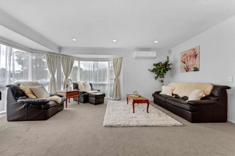 8 Headcorn Place Botany Downs_3