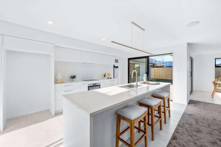 16 Falcons View Drive_5