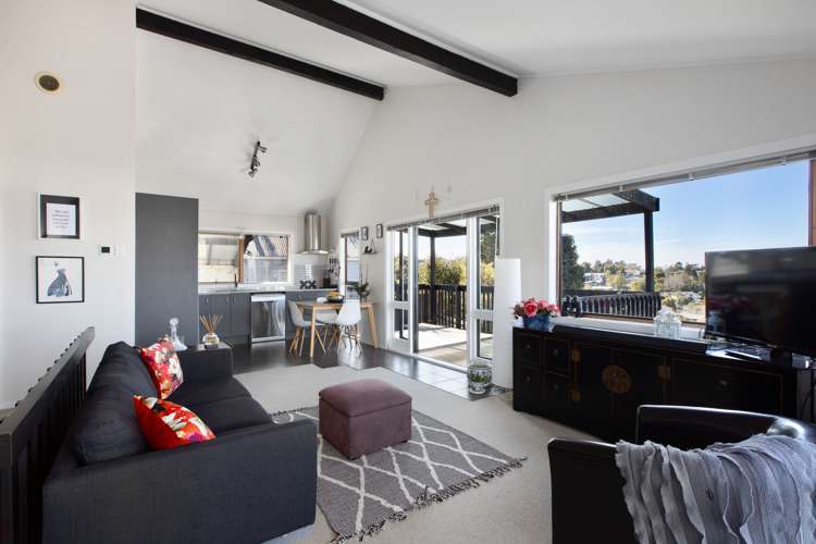 2/807 East Coast Road Northcross_4