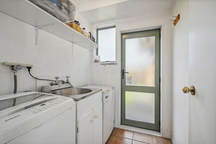 2 Ashmore Place Fairy Springs_15