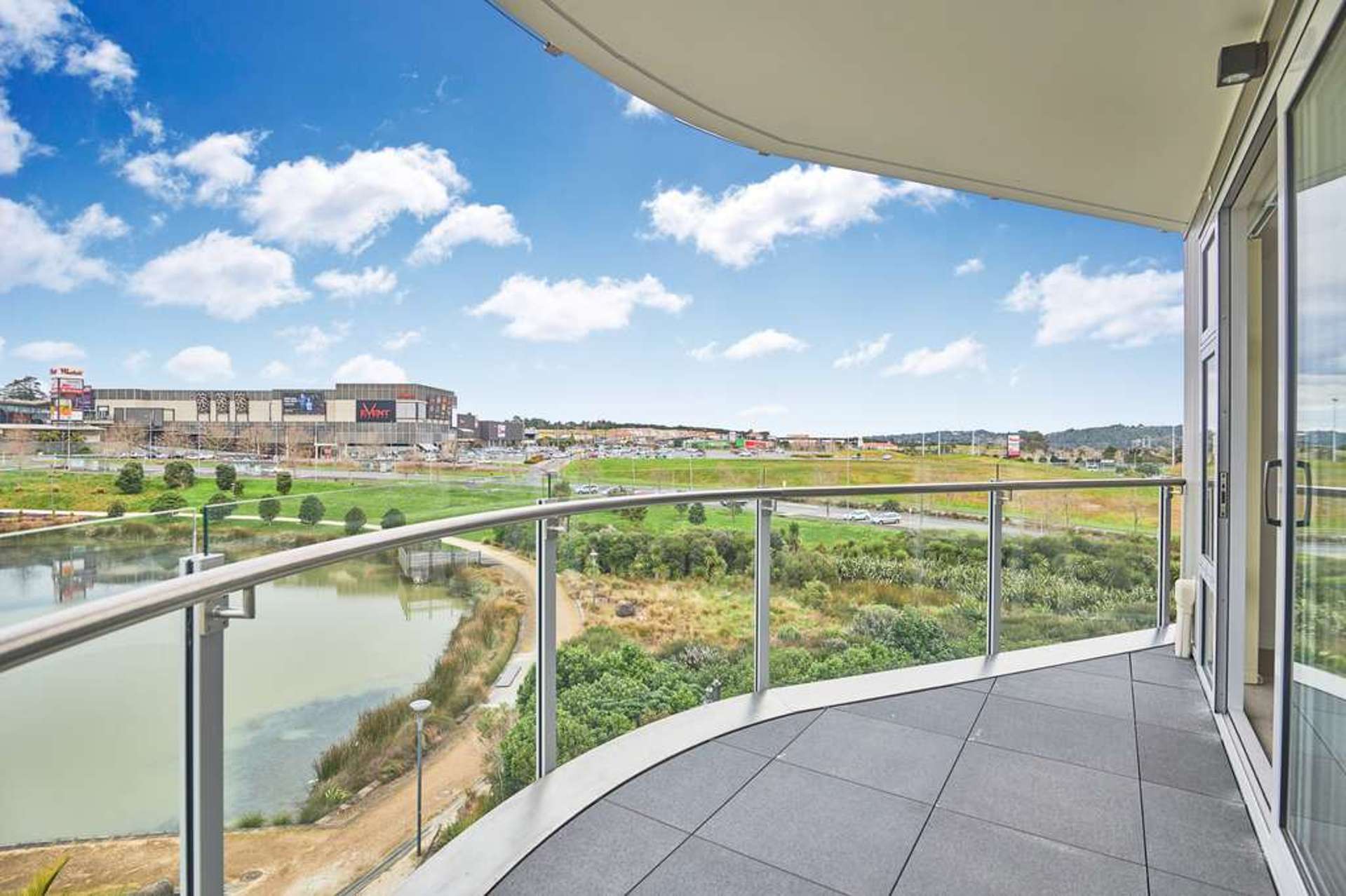 304/5 Rose garden lane Albany_0