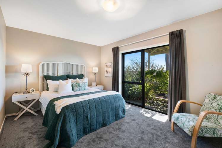 24 Halldene Terrace Red Beach_16