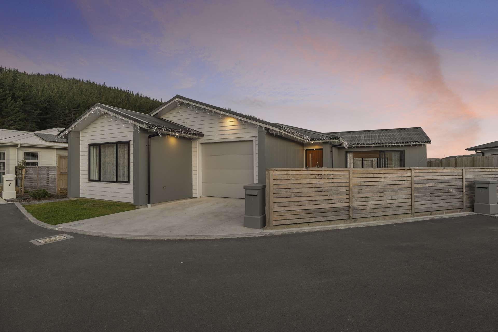 9 Peter Tapp Way Wainuiomata_0