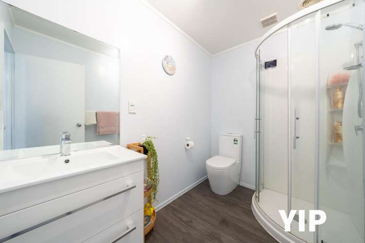 33 Peppertree Lane Woodridge_14