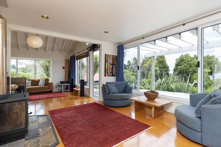 16 La Trobe Track Karekare_19