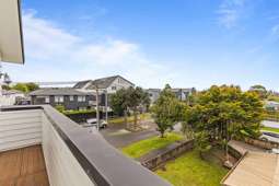 Standalone Townhouse & Double Garage