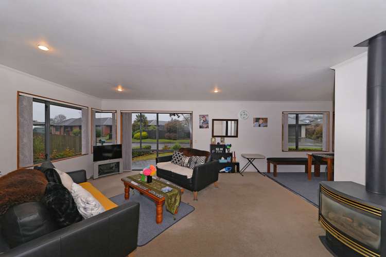 8 Kate Edgar Place Stoke_9