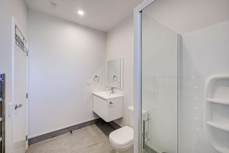 Units 1, 2 and 6/1018 Plunket Street St Leonards_8