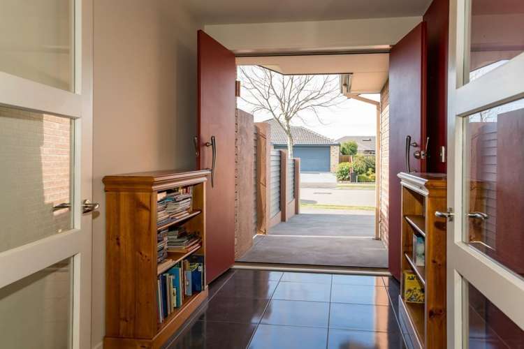 11 Tatahi Street Parklands_17