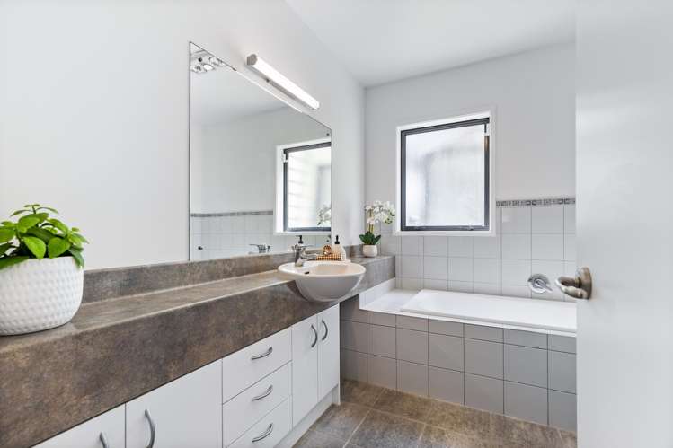 36 Wainui Avenue Point Chevalier_28