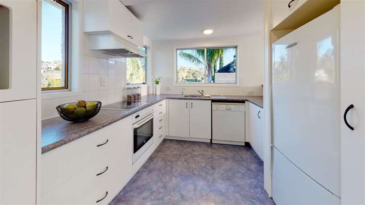 1/10a Commodore Parry Road Castor Bay_2