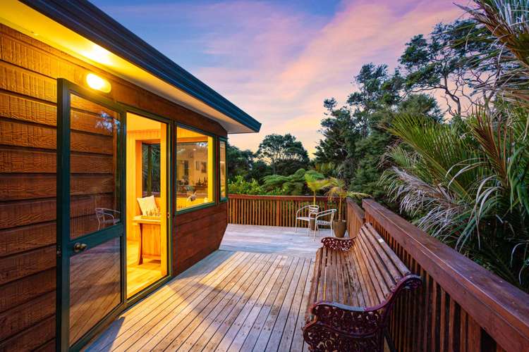 1075 Huia Road Huia_15