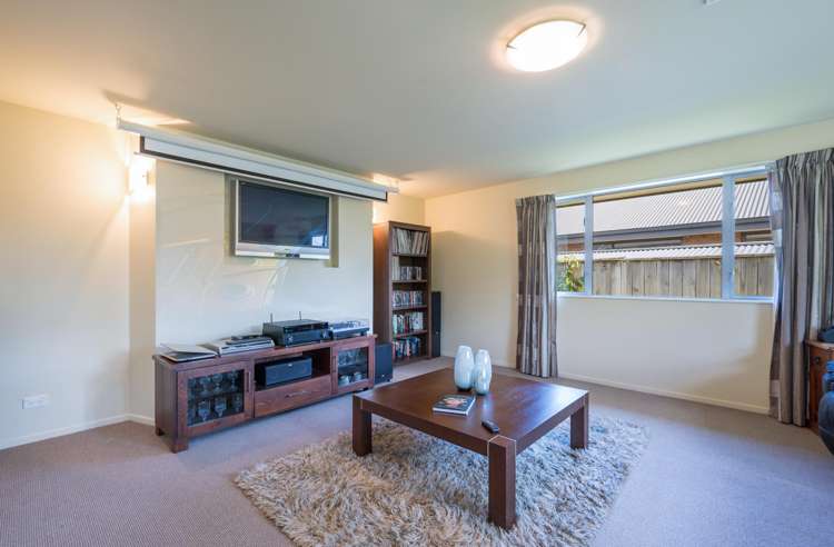 53 Covent Drive Stoke_11