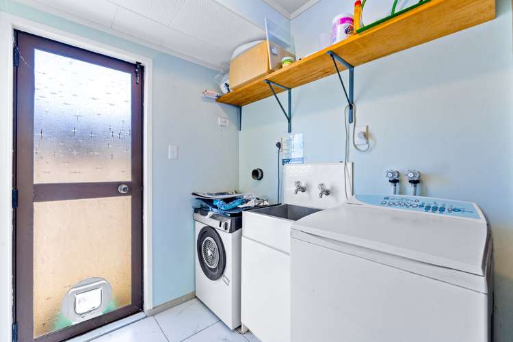 80 Saint Annes Crescent Wattle Downs_18