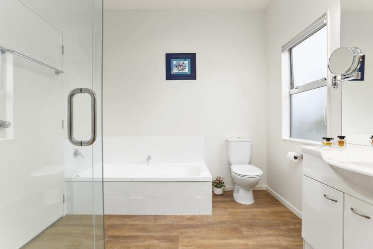 140b Titirangi Road New Lynn_10