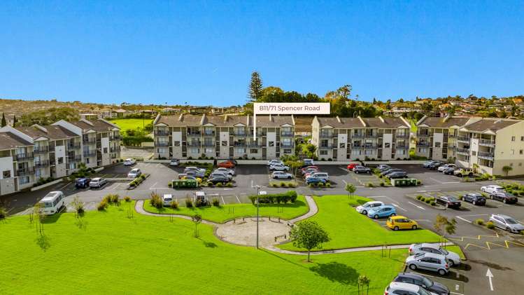 B11/71 Spencer Road Oteha_35