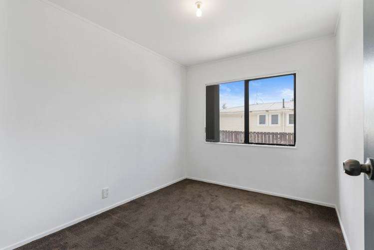 2/14 John Street Mangere East_5