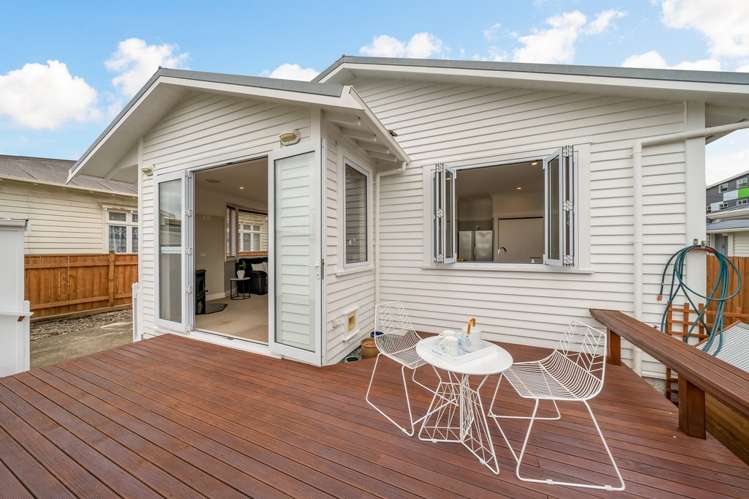 22 Bouverie Street Petone_17