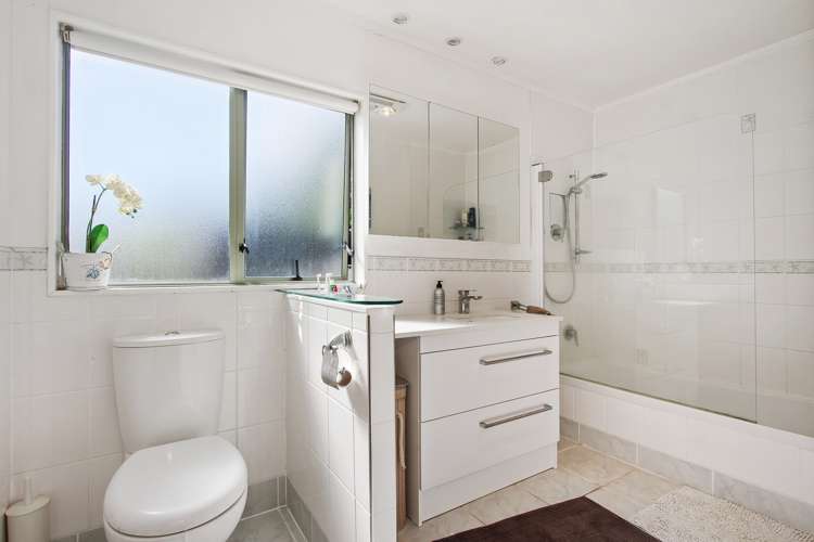 1 Kestrel Heights Arkles Bay_13