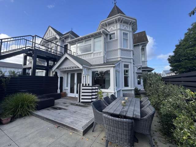 Executive Living in the Heart of Merivale