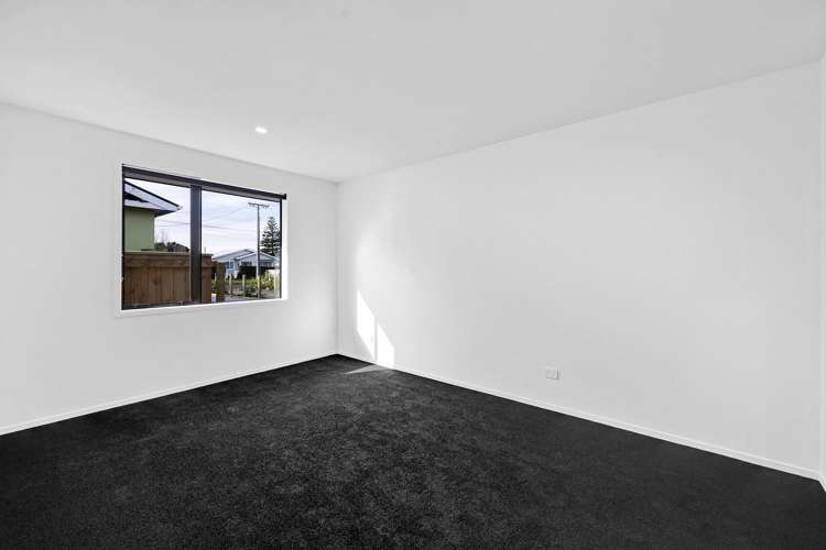 120 Seaview Road Westown_11