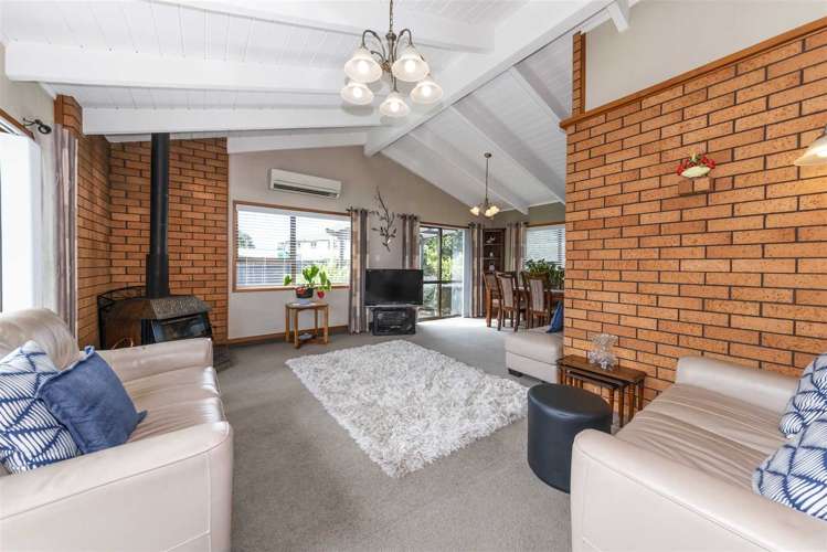 208 Edmonton Road Te Atatu South_8