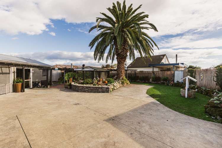 202 Caroline Place Mayfair_16