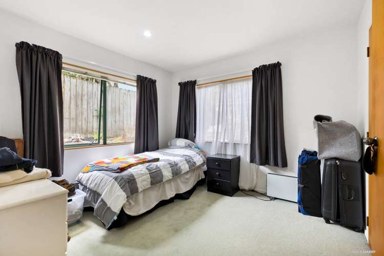 2/4 Bond Crescent Forrest Hill_12