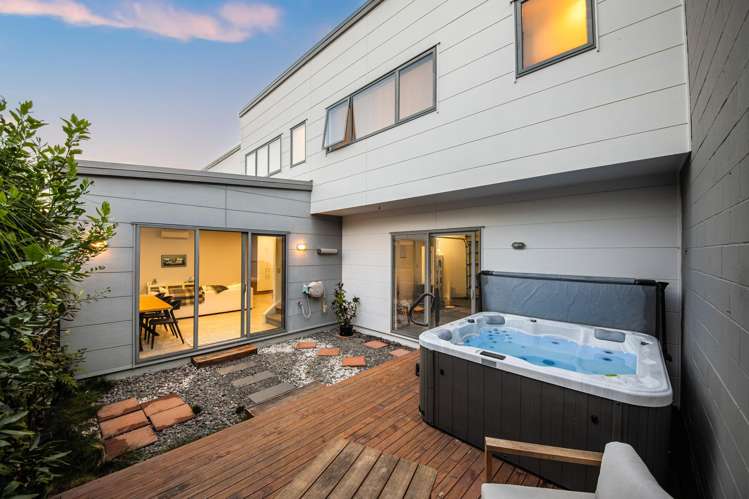 24C Castledine Crescent_2