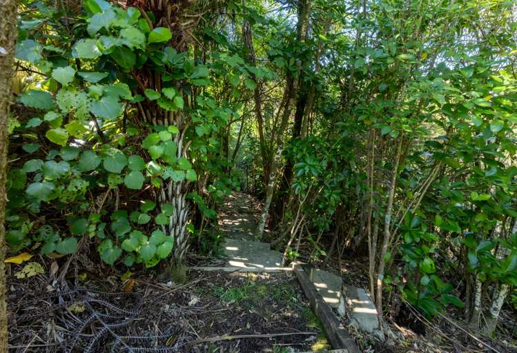 10 Oliver Twist Avenue Mellons Bay_35