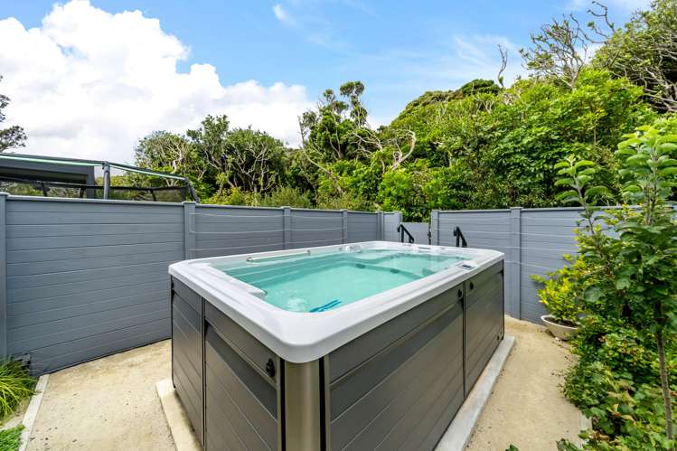 8 Ramarama Lane Crofton Downs_26