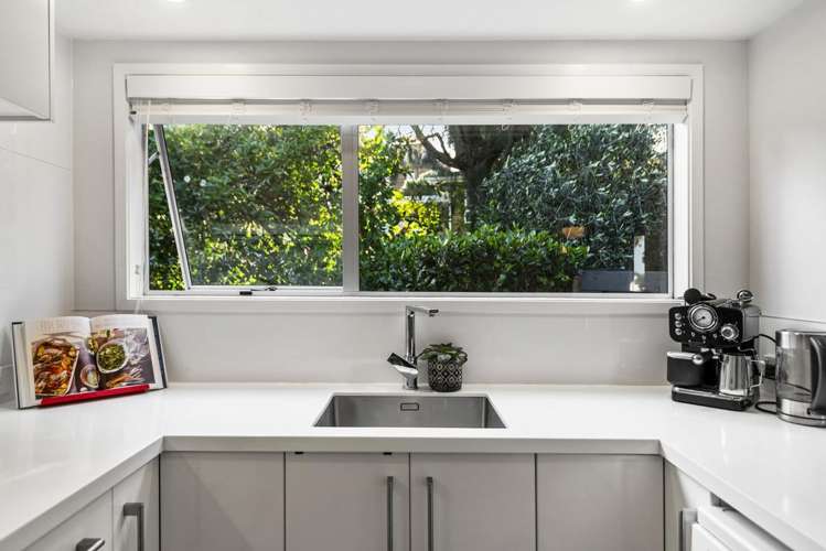 1/6 Phillipa Place Browns Bay_25