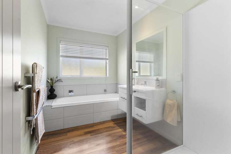 4 Camellia Lane Carterton_20