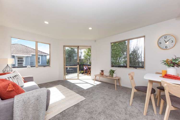 140 Titirangi Road New Lynn_11