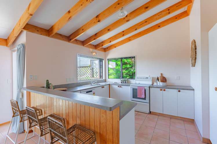 12 Kaitawa Street Waikanae Beach_9