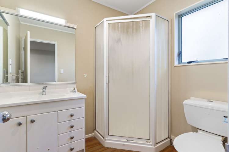 1 Halldene Terrace Red Beach_9