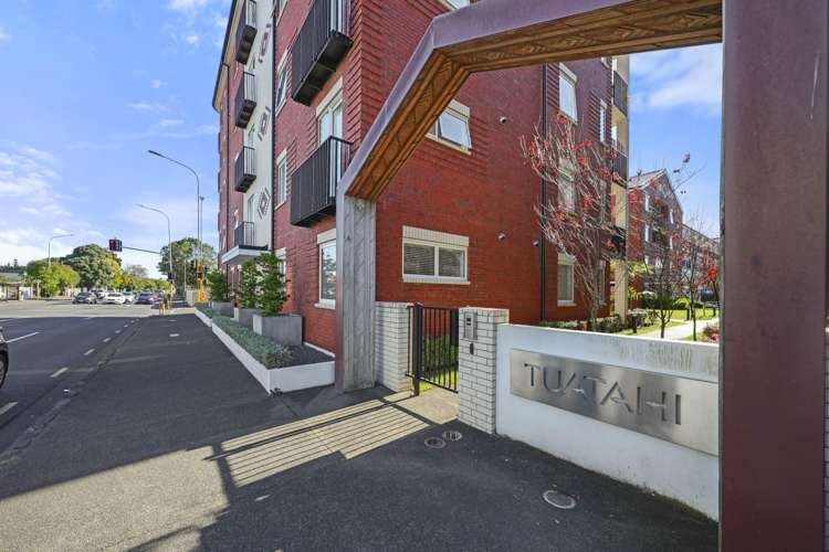 104/1B Soljak Place Mt Albert_16