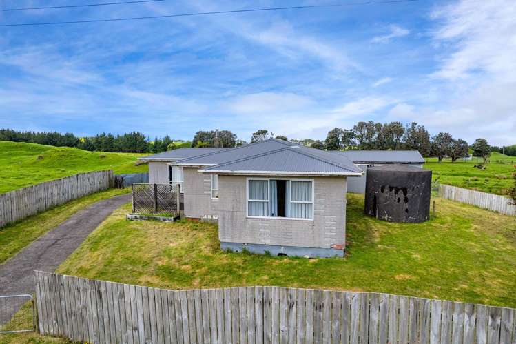 1055 Waiteika Road Opunake_24
