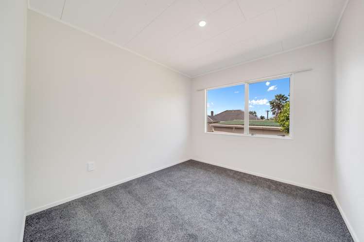 2A Netherlands Avenue Kelston_8