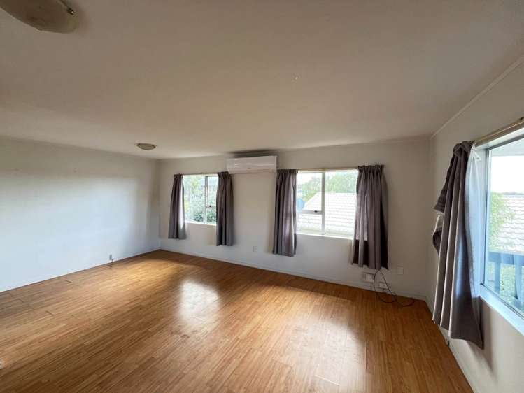 1/21 Maywood Crescent Glen Eden_1