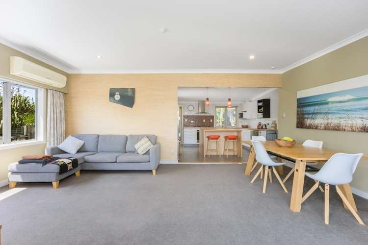 35 Pohutukawa Avenue Red Beach_17